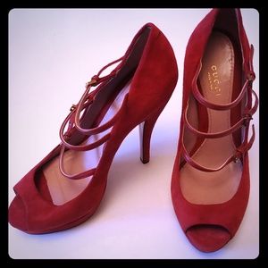Gucci 3 strap Tibet red pumps